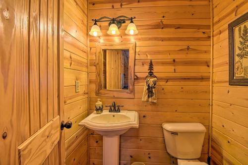 Year Round Mountain Views Hideaway W / Hot Tub - thumb 3