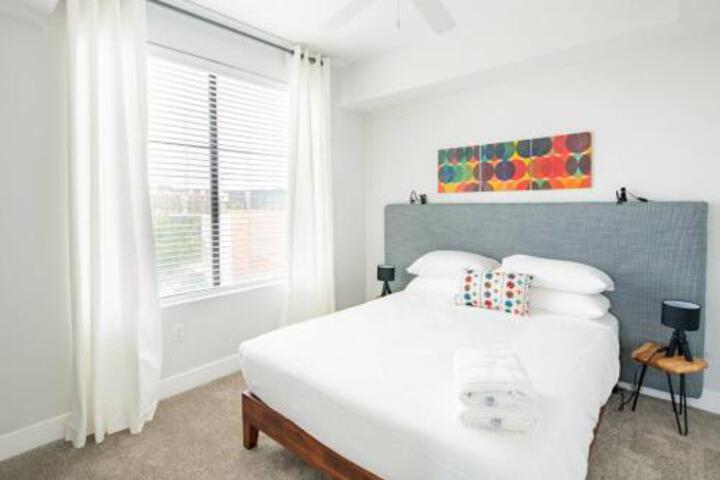 WanderJaunt Matisse 2BR Downtown Phoenix - thumb 2