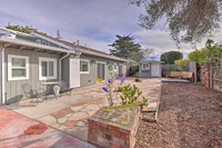 Coastal Retreat 2.5Mi to Del Monte Beach