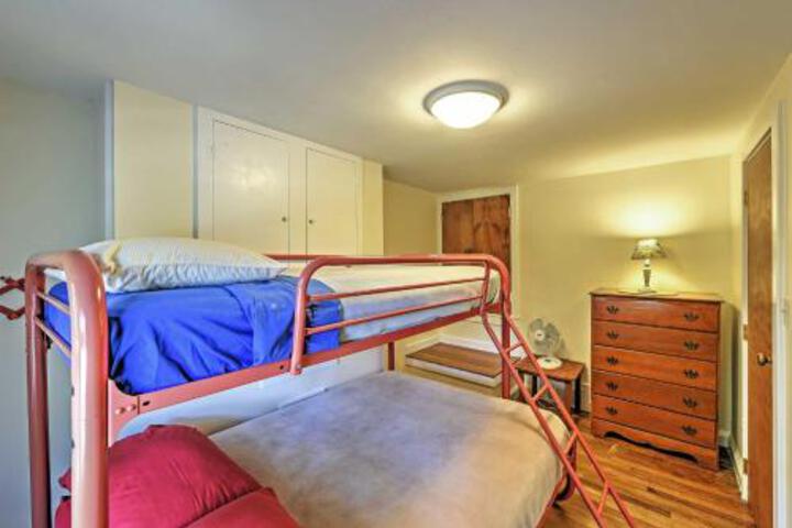 Alluring 3BR South Yarmouth Home Near Beaches! - thumb 4