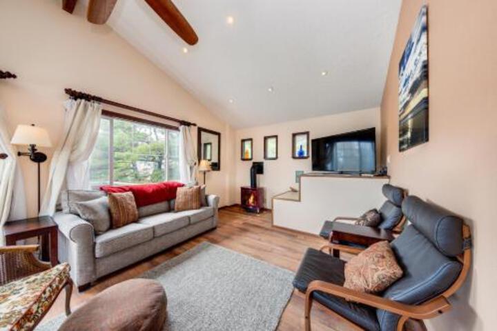 Shore Pine Hideaway - thumb 6