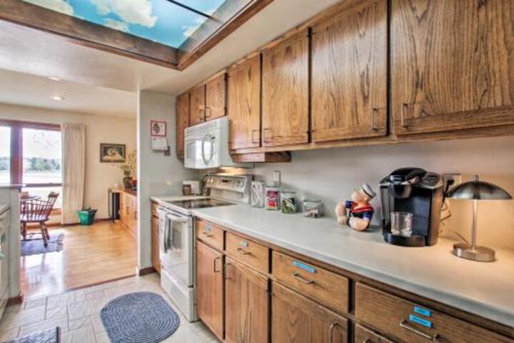 Lakefront Fort Collins Townhome 3 Mi To CSU! - thumb 4