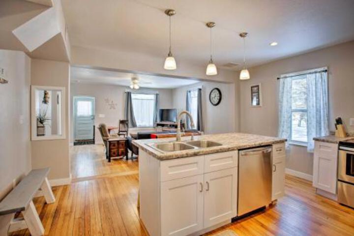 Calm Menomonie Retreat Great For Families! - thumb 4