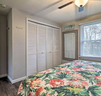 Coastal Getaway with Porch Near Niantic Beach - Accommodation Los Angeles