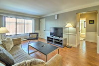 Quaint Suburban Royal Oak Escape Less Than 3 Mi Downtown