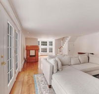 1795 Farmhouse - Accommodation Los Angeles