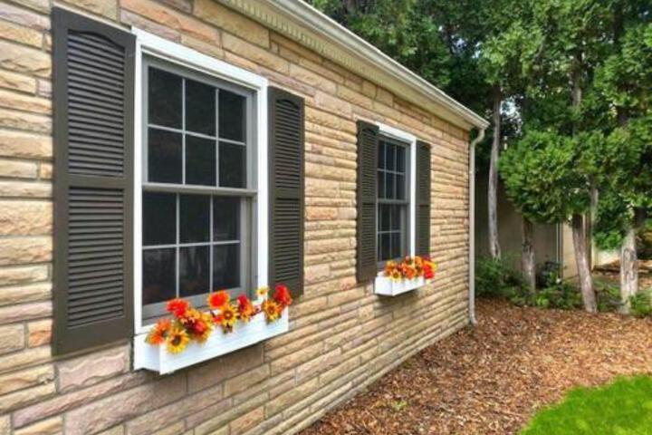 A Little Slice Of Champaign Illinois Charm! Whole Home For Rent In Champaign - thumb 3