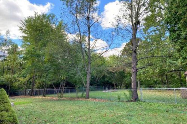 A Little Slice Of Champaign Illinois Charm! Whole Home For Rent In Champaign - thumb 4