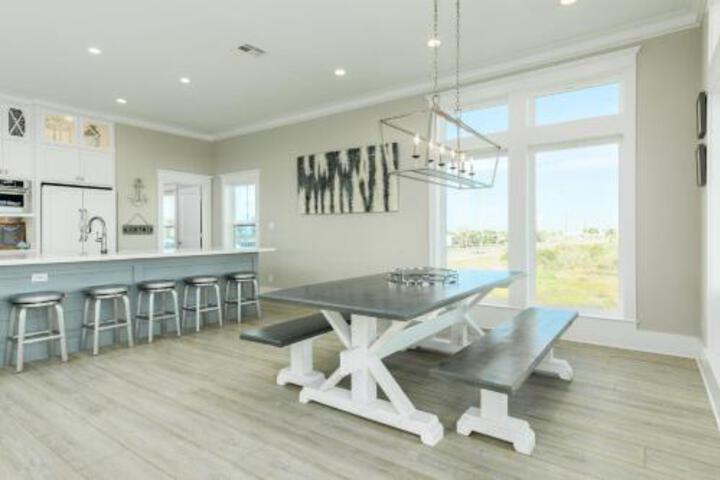 New Listing! Spacious Brand New Beach Home Home - thumb 1