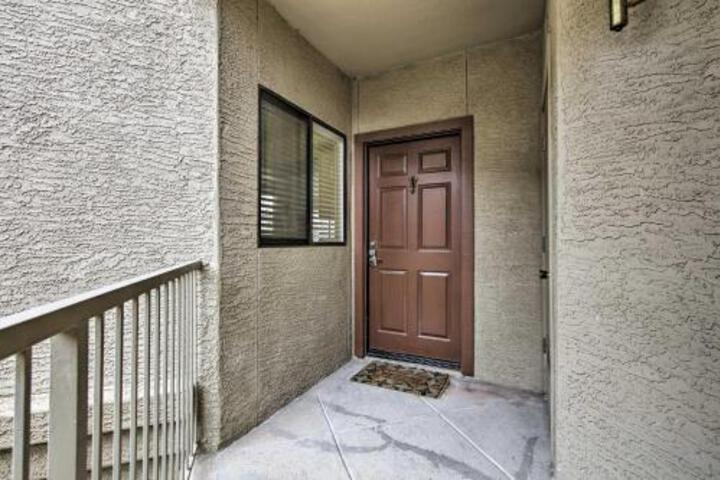 Chic Condo W / Pool 3 Mi To Downtown Phoenix! - thumb 4