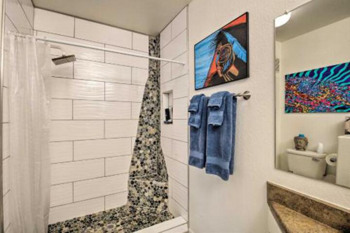 Chic Condo W / Pool 3 Mi To Downtown Phoenix! - thumb 3