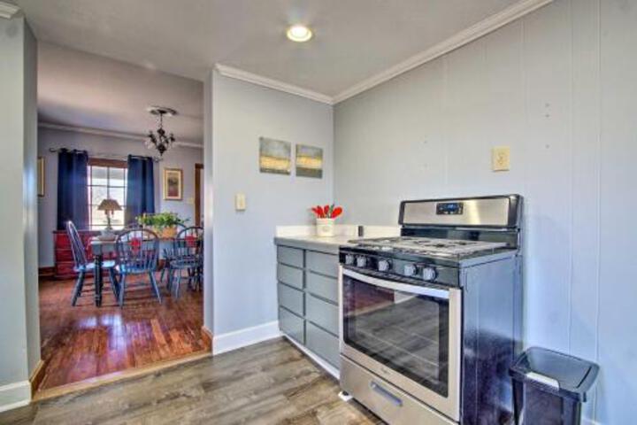 Quiet Family Home 12 Miles To State Park! - thumb 4
