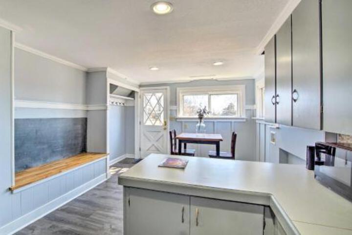 Quiet Family Home 12 Miles To State Park! - thumb 2