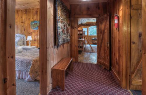 Ark Gull Pond Home With Walk In Area To The Water - thumb 0