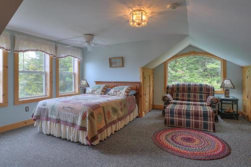 Ark Gull Pond Home With Walk In Area To The Water - thumb 2