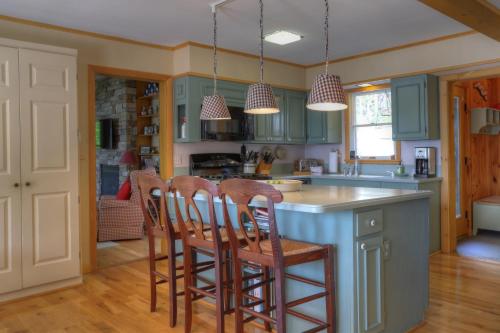 Beach Front Retreat Private Home On Mooselookmeguntic Lake - thumb 3