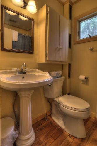 Beach Front Retreat Private Home On Mooselookmeguntic Lake - thumb 5