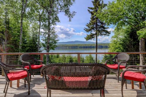 Beach Front Retreat Private Home On Mooselookmeguntic Lake - thumb 2
