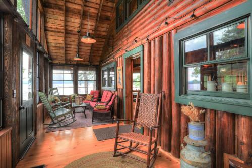 Breakwater Lodge Gorgeous Home On The Eastern Shore Of Mooselookmeguntic Lake - thumb 6