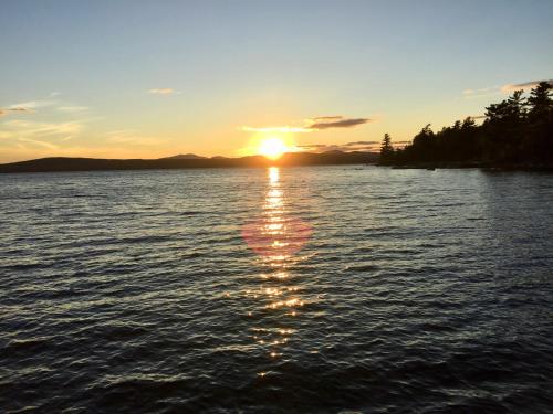 Breakwater Lodge Gorgeous Home On The Eastern Shore Of Mooselookmeguntic Lake - thumb 3