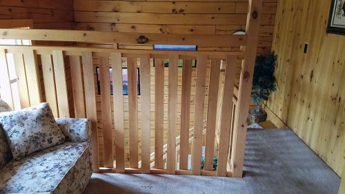 Butler House Spacious Log Home Nestled In The Woods - thumb 6