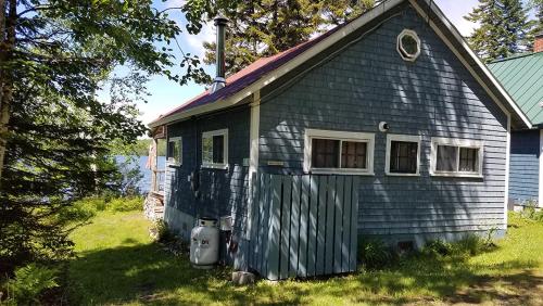 Gray Wulff This Rustic Camp Sits On The Shore Of Quimby Pond - thumb 2