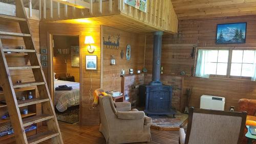 Gray Wulff This Rustic Camp Sits On The Shore Of Quimby Pond - thumb 3