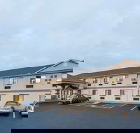 Super 8 by Wyndham Yorkville - Accommodation Los Angeles