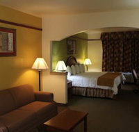Budget Host Inn  Suites - Accommodation Los Angeles