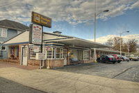 Budget Host Three Crowns Motor Lodge