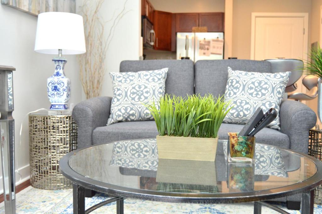 Montclair | Spacious Studio | Steps 2 NYC - thumb 3