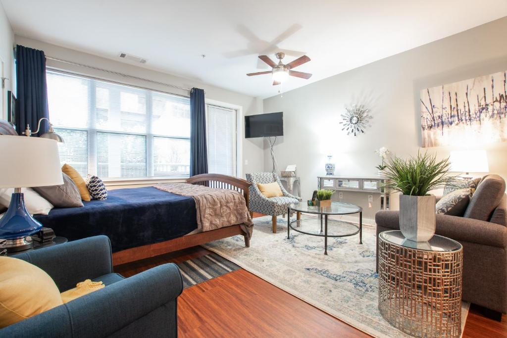 Montclair | Spacious Studio | Steps 2 NYC - thumb 4