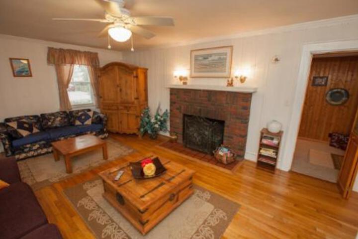 Loraines Retreat Home - thumb 4