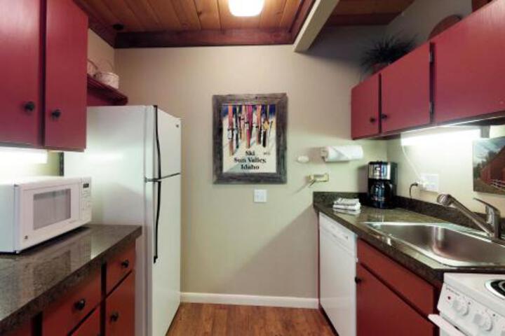 Delightful Atelier Getaway - thumb 5