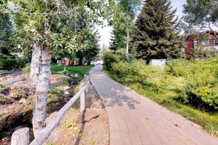 Delightful Atelier Getaway - thumb 4