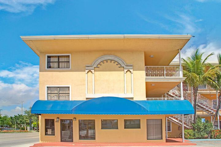 Travelodge By Wyndham Fort Lauderdale - thumb 2