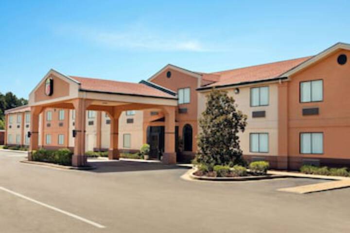 Super 8 By Wyndham Clinton - thumb 0