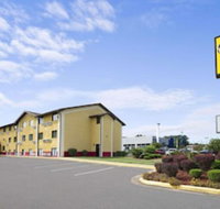 Super 8 by Wyndham Huntsville Alabama - Accommodation Los Angeles