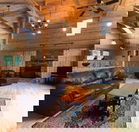 Yeti`s Den - Accommodation Los Angeles