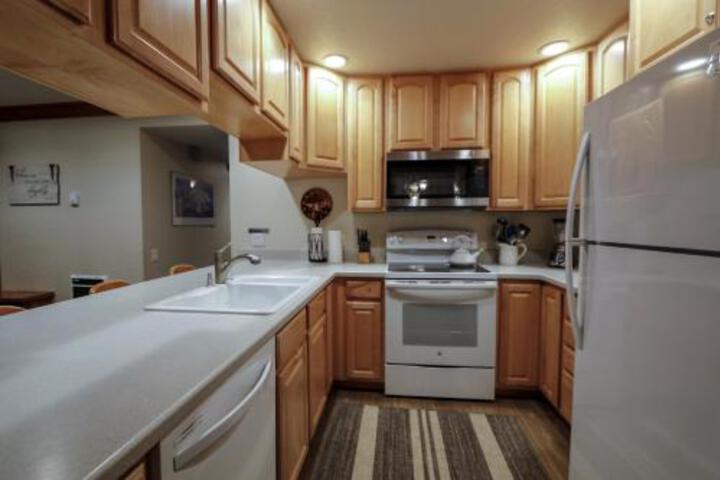 Horizons Condo 4 #168 - thumb 3