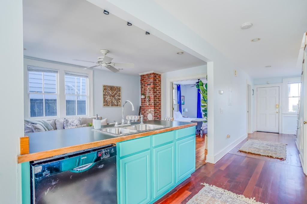 King Street Home Walk Everywhere! - thumb 7