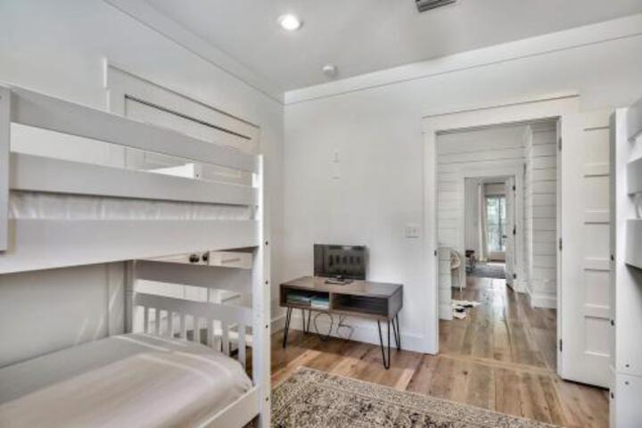 Seagrove Serenity By RealJoy Vacations - thumb 3