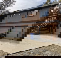 Leaning Pine Retreat - Accommodation Los Angeles