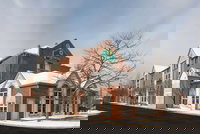 La Quinta Inn  Suites by Wyndham Cleveland Macedonia