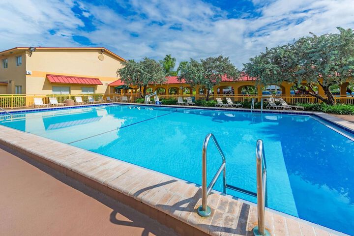 La Quinta Inn By Wyndham Ft. Lauderdale Northeast - thumb 5