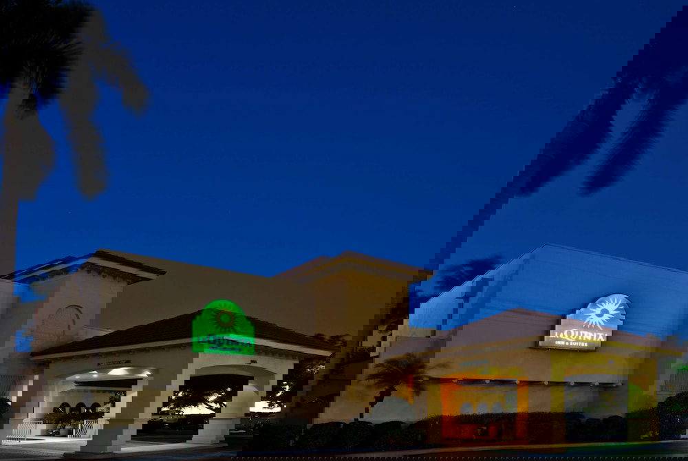 La Quinta Inn & Suites By Wyndham Ft Lauderdale Cypress Cr - thumb 1