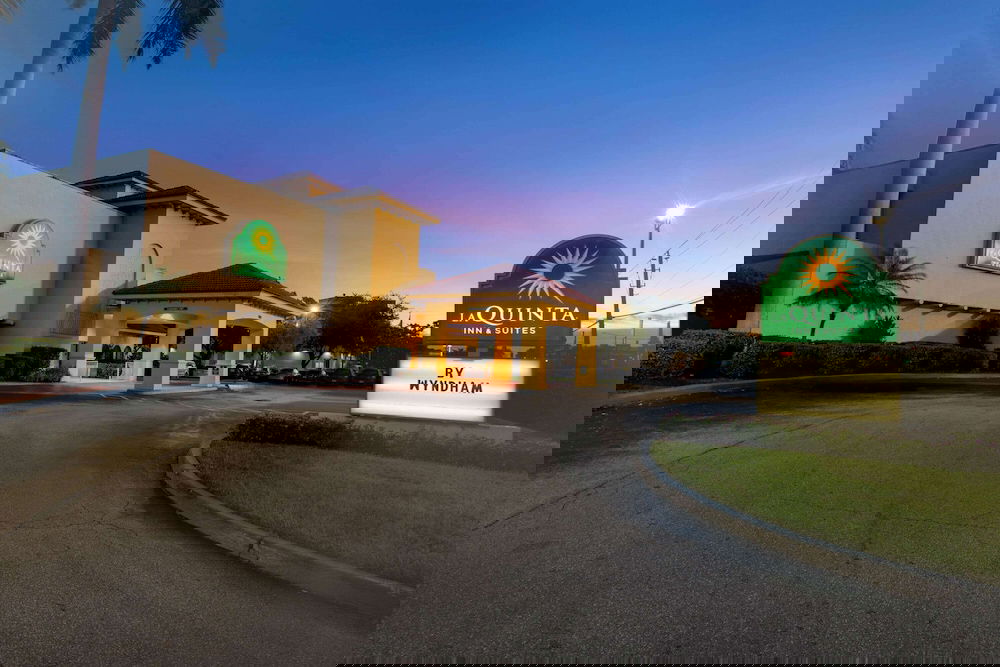 La Quinta Inn & Suites By Wyndham Ft Lauderdale Cypress Cr - thumb 4