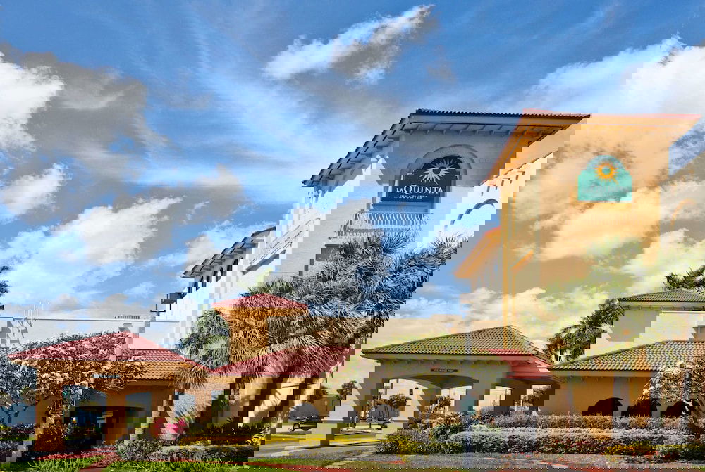 La Quinta Inn & Suites By Wyndham Ft Lauderdale Cypress Cr - thumb 0