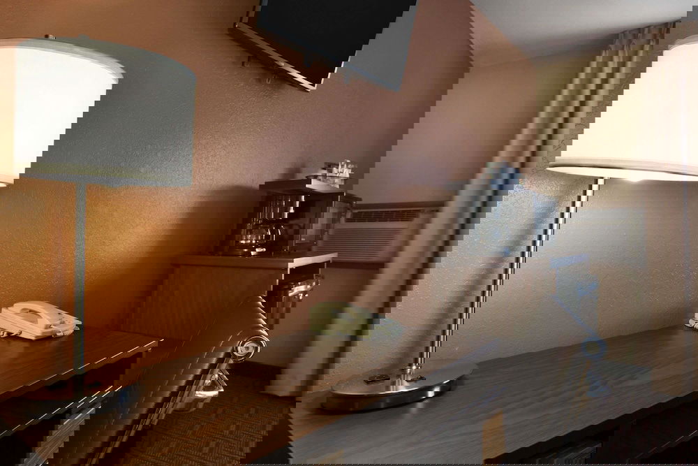 Super 8 By Wyndham Mt. Vernon IL - thumb 3