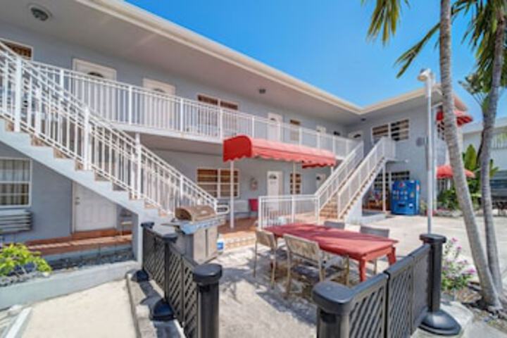 Silver Spray Motel - thumb 0